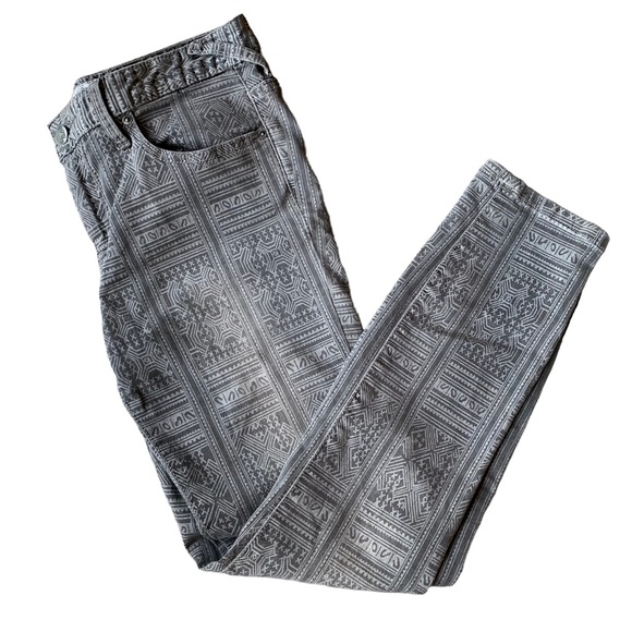 Free People Gray Batik Tribal Aztec Print Ankle Skinny Jean Pants in Sz W 29 - Picture 2 of 10